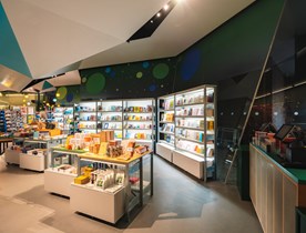 Tate Modern's River Shop: How They Turned Industrial Shelving Into a Powerful Retail Asset